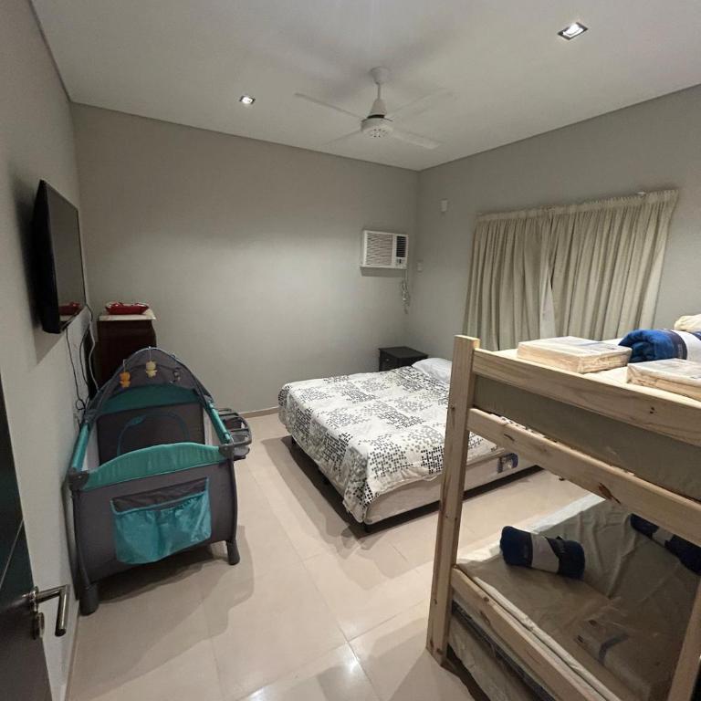 Casa cerca de Paso de la Patria para descanso para 10a20 personas - Casa de 6 dormitorios - 37