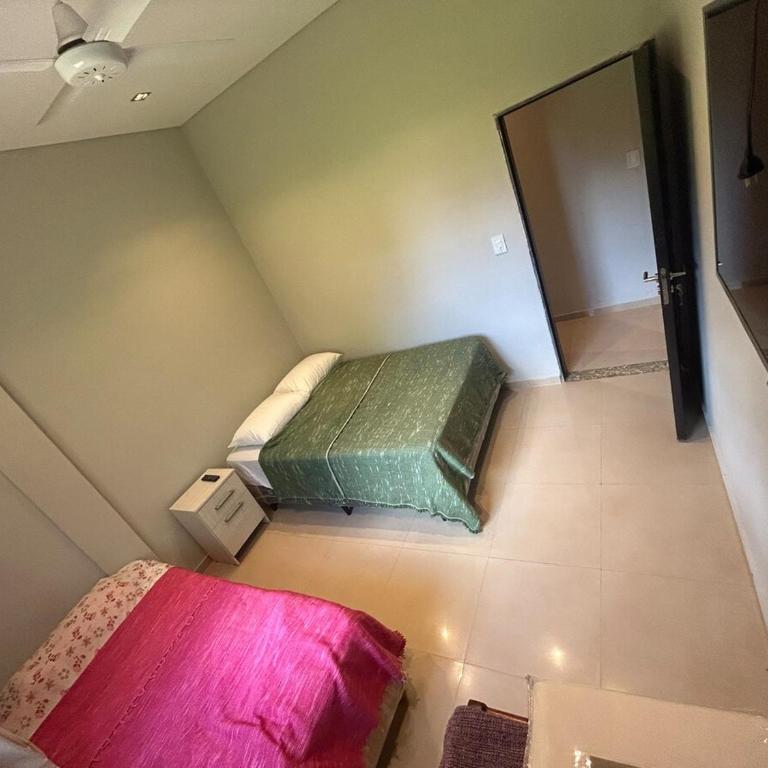 Casa cerca de Paso de la Patria para descanso para 10a20 personas - Casa de 6 dormitorios - 42