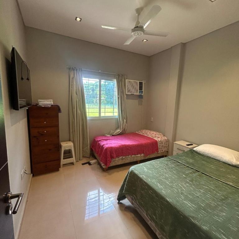 Casa cerca de Paso de la Patria para 10a20 personas - Casa de 6 dormitorios - 48