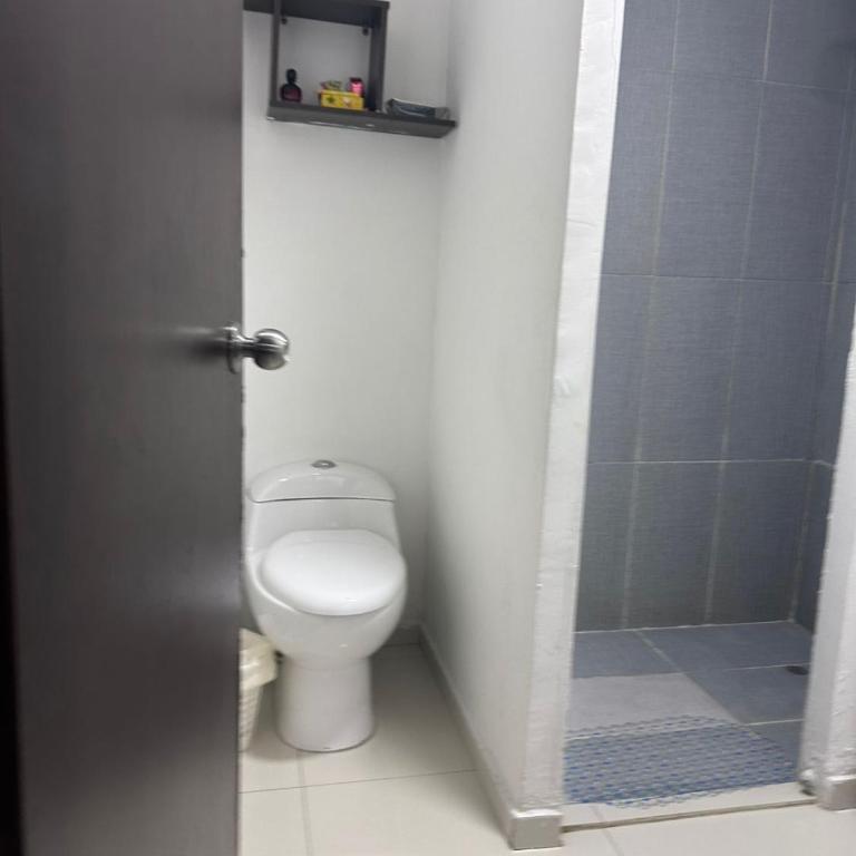 Lindos apartamentos - Three-Bedroom Apartment - 12