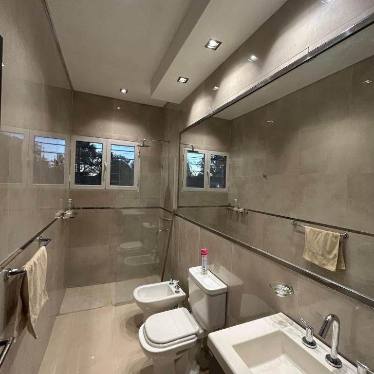 Alojamiento casa cerca paso de la Patria para 10a20 personas 6 dormitorios - Apartamento - 20