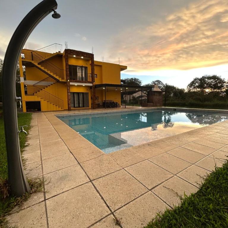 Alojamiento casa cerca paso de la Patria para 10a20 personas 6 dormitorios - Apartamento - 74