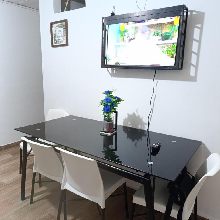 COMODOS APARTAMENTOS EN LA MEJOR ZONA DE MEDELLIN LAURELES ESTADiO - Three-Bedroom Apartment - 2