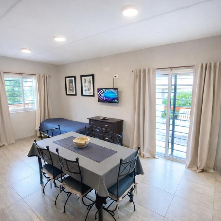 Pinos del Norte - Duplex a 250 m del Mar - 1 y 2 ambientes - One-Bedroom Apartment with Terrace - 4