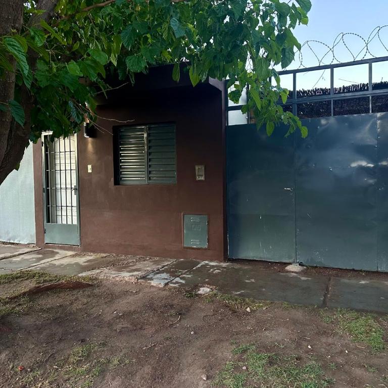 Casa con pileta y quincho - Two-Bedroom House - 2
