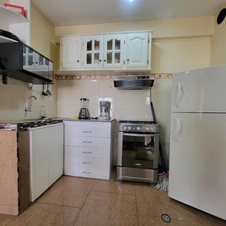 Beautiful View North Center Furnished Suite - Two-Bedroom Apartment - 2