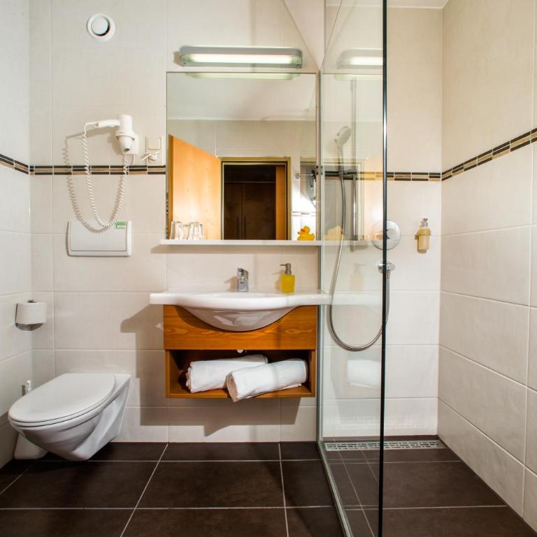 Hotel Vier Jahreszeiten Loipersdorf - Camera Matrimoniale Standard con Accesso Vasca Termale - 2