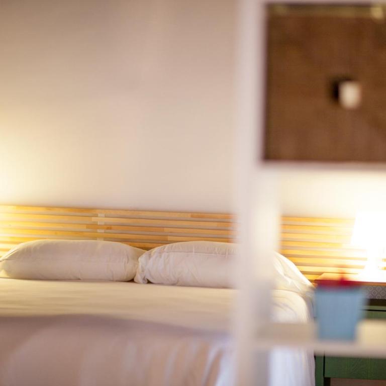Host & Home - Deluxe Room - 8