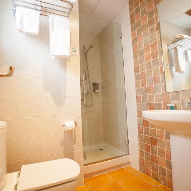 Host & Home - Deluxe Room - 9