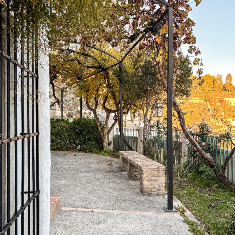 Balcón de Sacromonte - Three-Bedroom Standard Apartment - 20