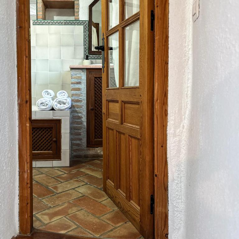 Balcón de Sacromonte - Studio with Terrace - 13