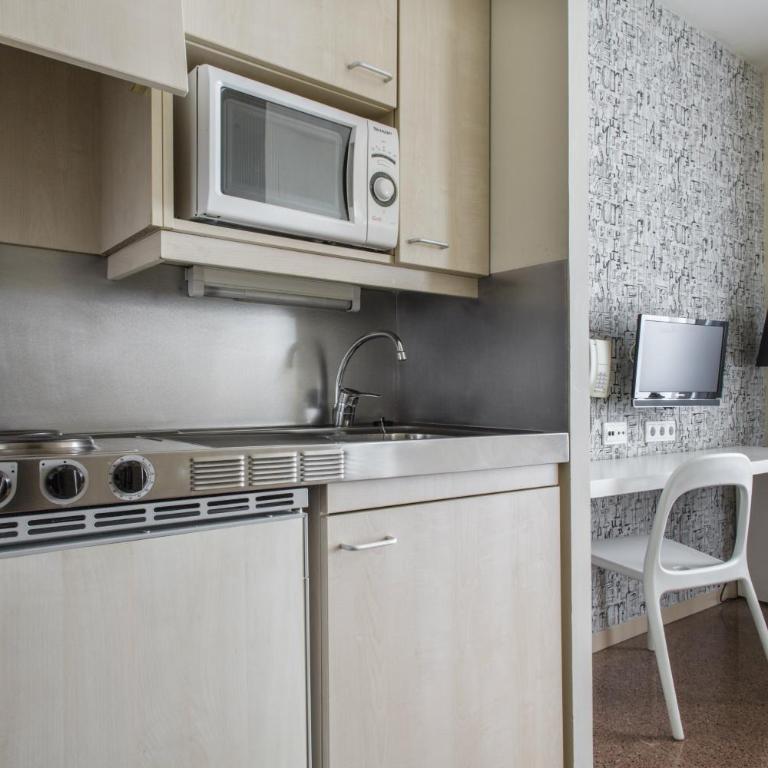 Residencia Universitaria Resa Blas De Otero - Estudio Executive (1 adulto) - 2