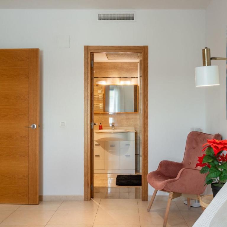 Valencia Beach Vibe by Vireta Suites - One-Bedroom Apartment - 11