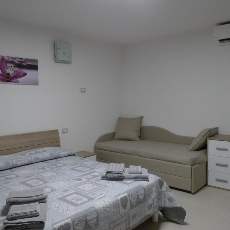 Villaggio Est Affittacamere - Camera Familiare - 5