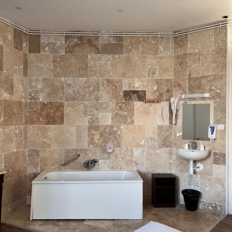 Hôtel de la paix - Suite avec baignoire - 12