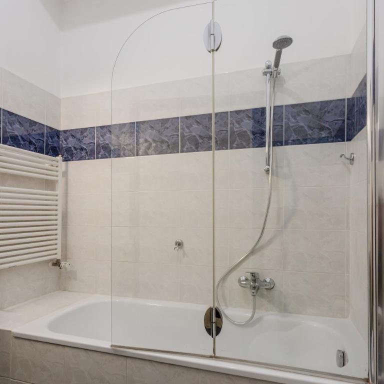 GuestHost - Elegant APT in the Heart of Genoa - Studio - 8
