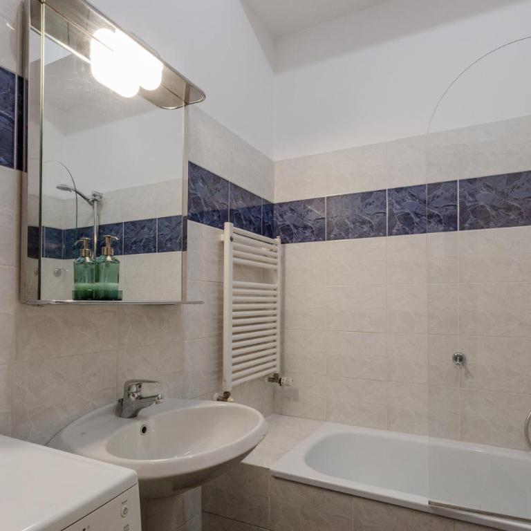 GuestHost - Elegant APT in the Heart of Genoa - Studio - 10