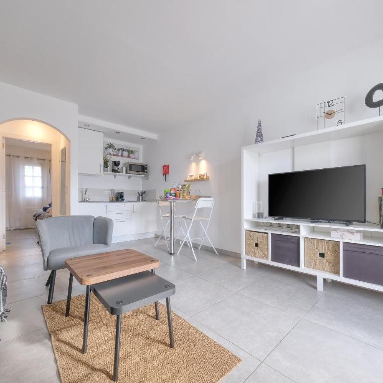Carpe Diem Apartment - Pool view By Lanzarote Vacation Homes - One-Bedroom Apartment - 9