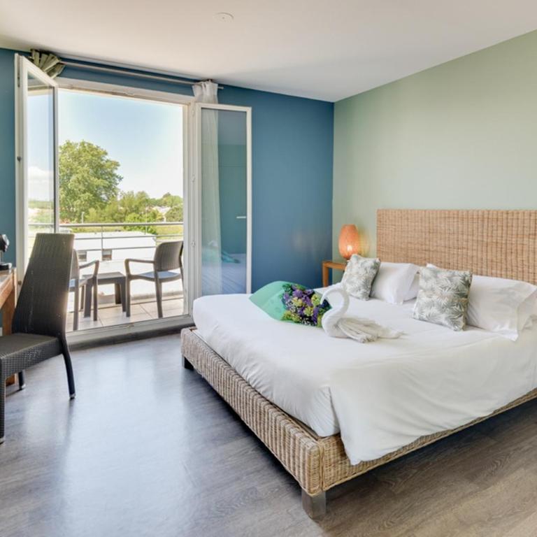 Kyriad Perpignan Sud - Chambre Double Supérieure avec Terrasse - 1