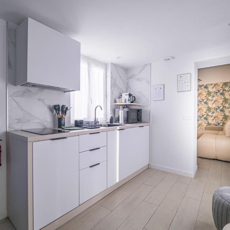 24h du Mans, Jacuzzi Privatif, Lit XXL, Sofa Tantra, Jardin - Appartement 1 Chambre - 12