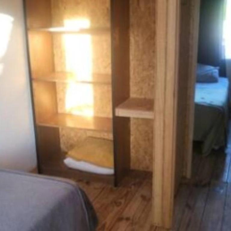 Casa al fondo de dos pisos con 3 habitaciones con entrada independiente - Casa de 3 dormitorios - 1