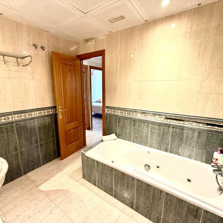 Golden Mile Duplex Marbella - Three-Bedroom Apartment - 21