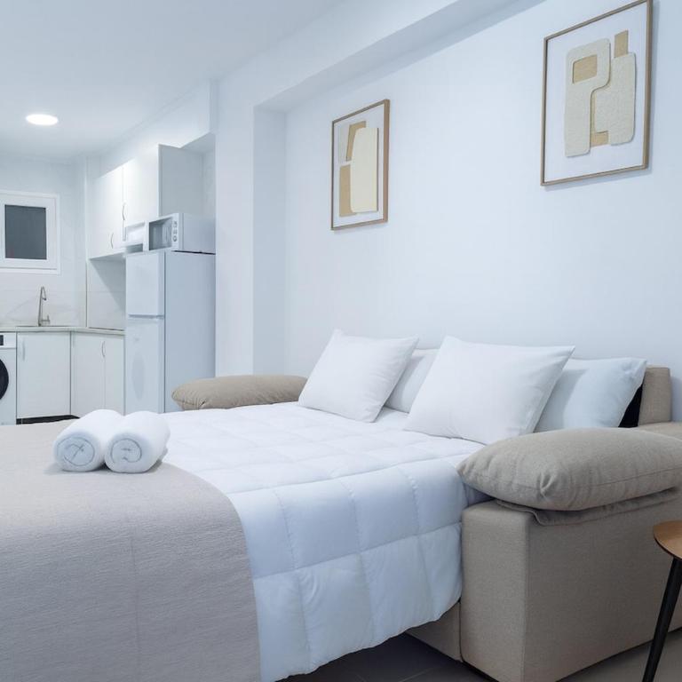 Apartamento moderno con piscina y parking privado - One-Bedroom Apartment - 7