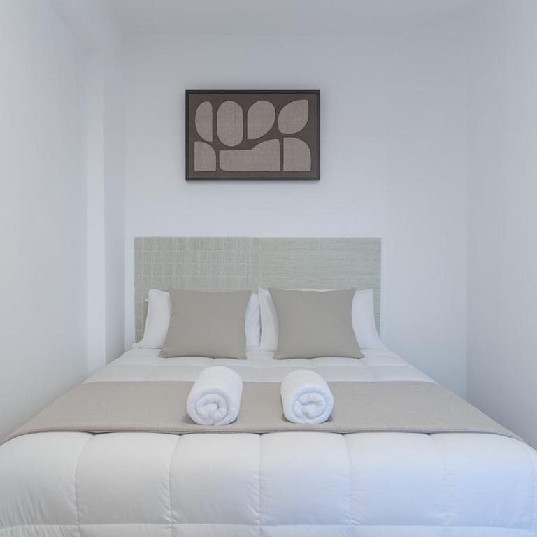 Apartamento moderno con piscina y parking privado - One-Bedroom Apartment - 17