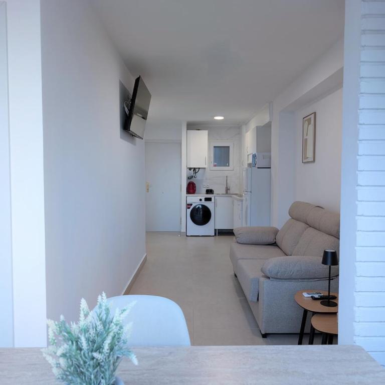 Apartamento moderno con piscina y parking privado - One-Bedroom Apartment - 23