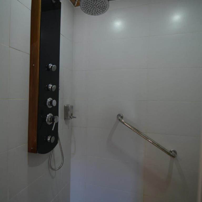 Casona Rústica, frente a bosque y humedal valdiviano - Six-Bedroom House - 12