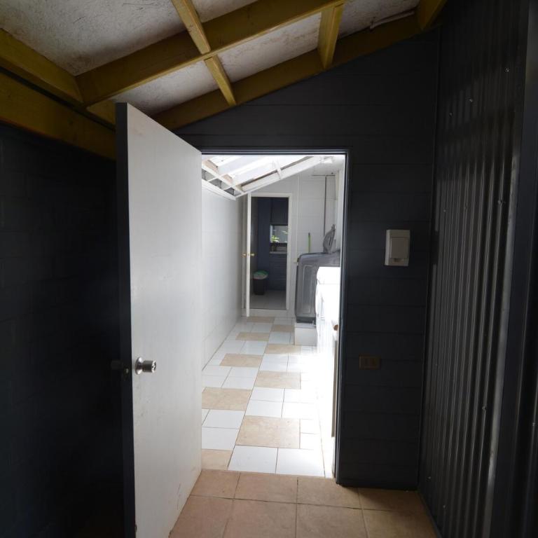 Casona Rústica, frente a bosque y humedal valdiviano - Six-Bedroom House - 13