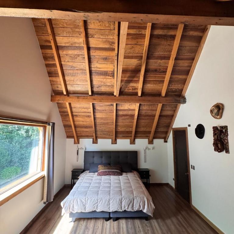 Casona Rústica, frente a bosque y humedal valdiviano - Six-Bedroom House - 20