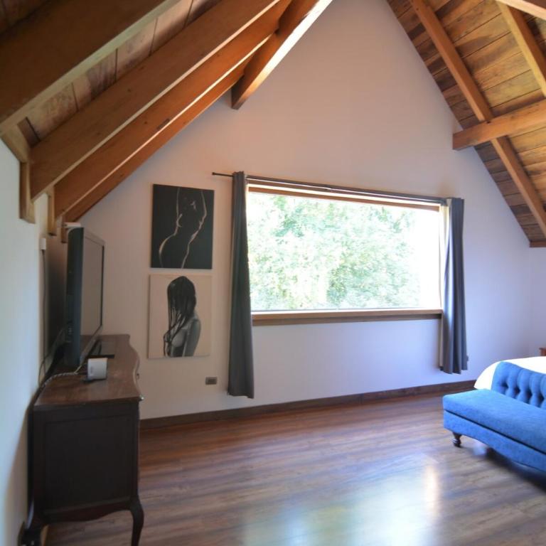 Casona Rústica, frente a bosque y humedal valdiviano - Six-Bedroom House - 47