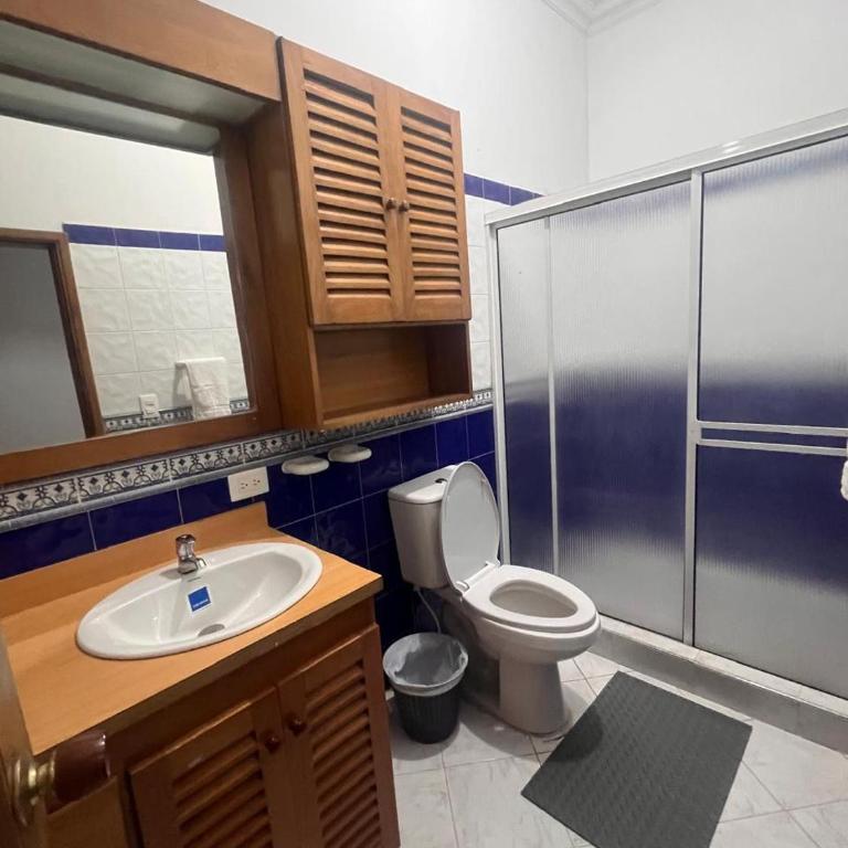 Casa Vacacional Bien Ubicada San Gil Santander - Habitación Doble con baño privado - 1