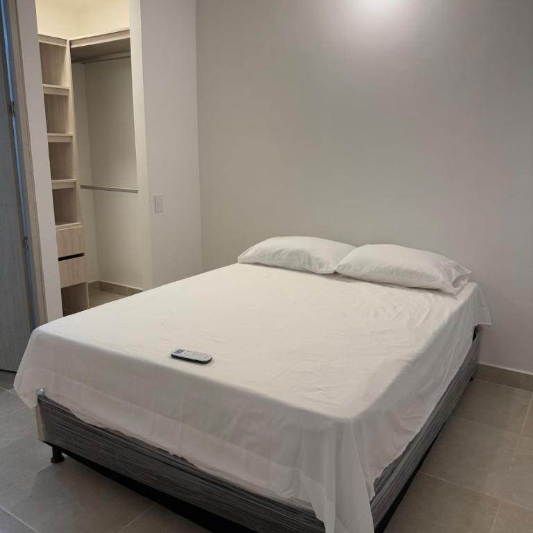 apartment near the beach con piscina, gym y coworking - Two-Bedroom Apartment - 12