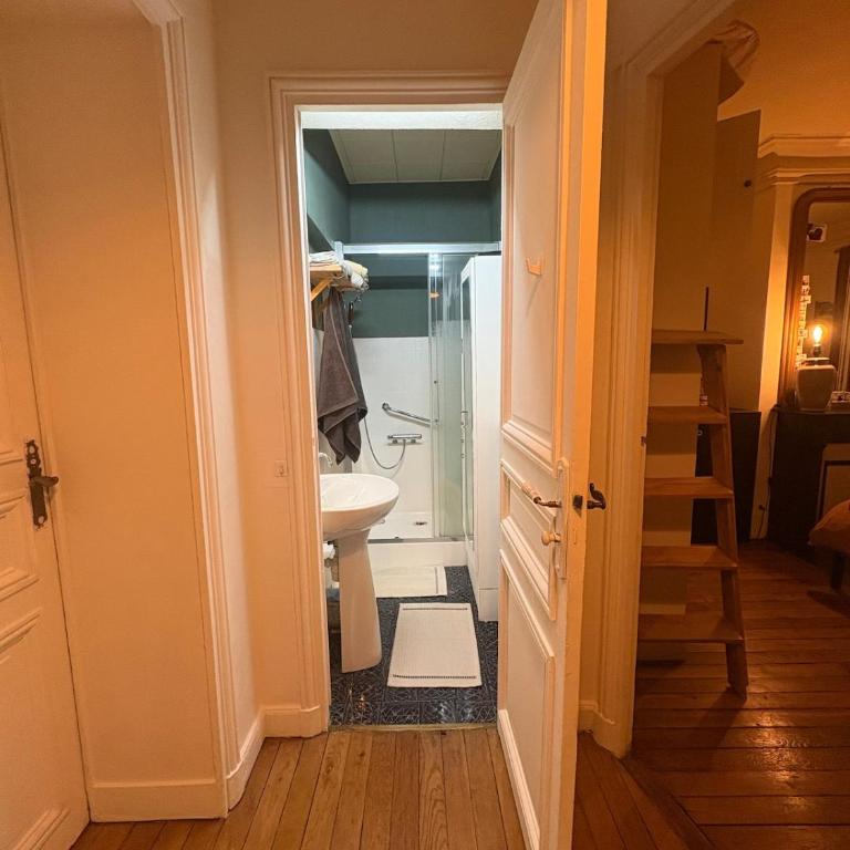 Authentic Parisian apartment 12th arrondissement - Apartamento de 1 dormitorio - 10