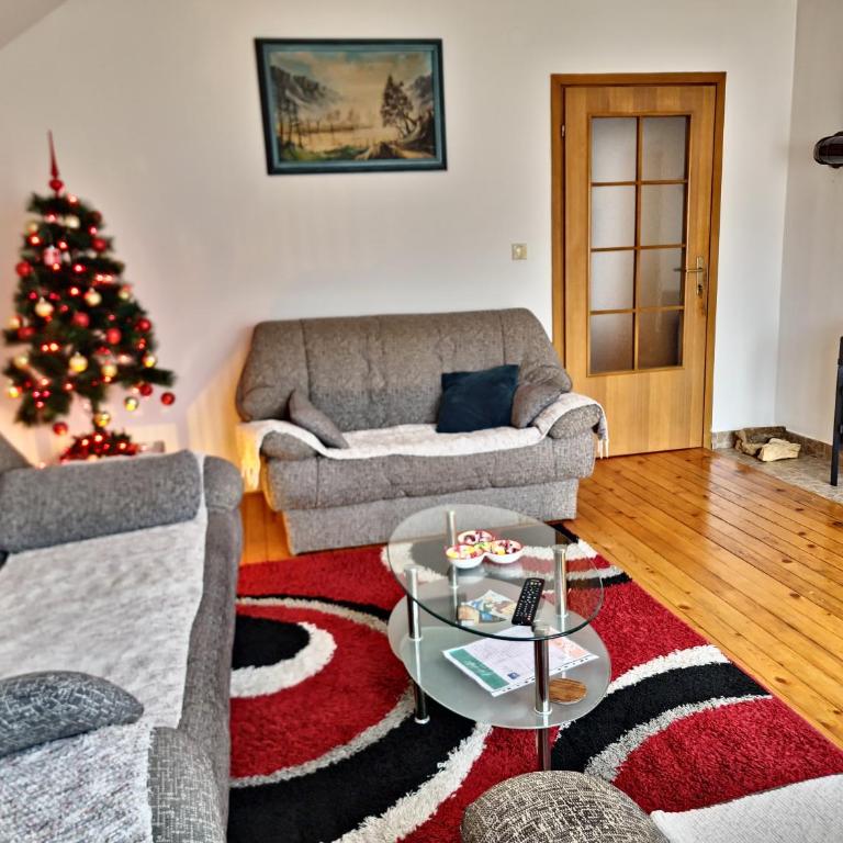 Ski Deki - Two-Bedroom Apartment - 2