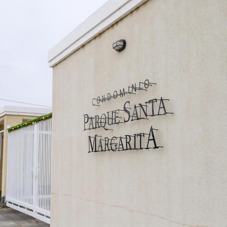 Excelente departamento en 1er piso con estacionamiento - Three-Bedroom Apartment - 14