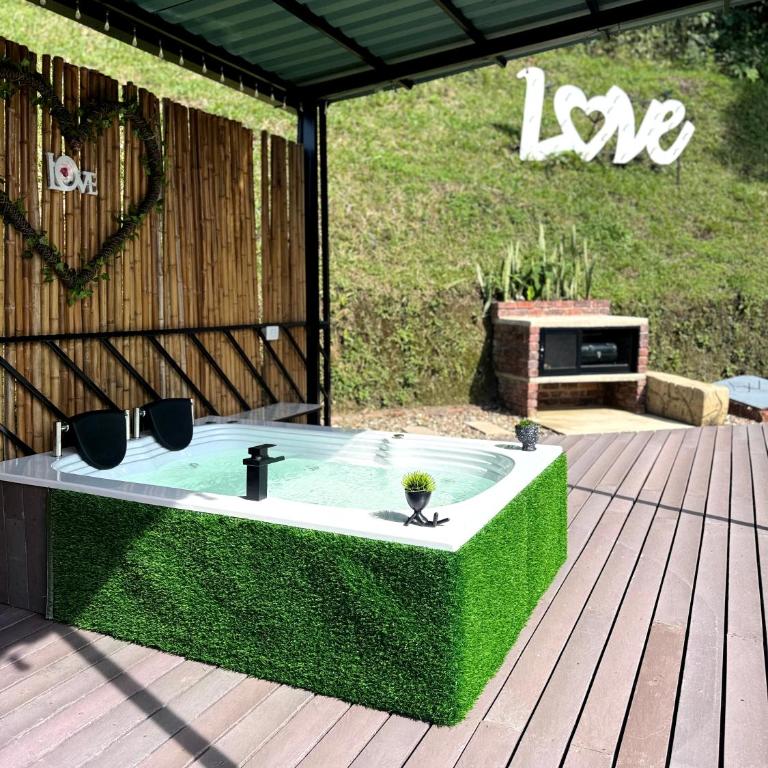 Criss Glamping - Deluxe Suite with Spa Bath - 11