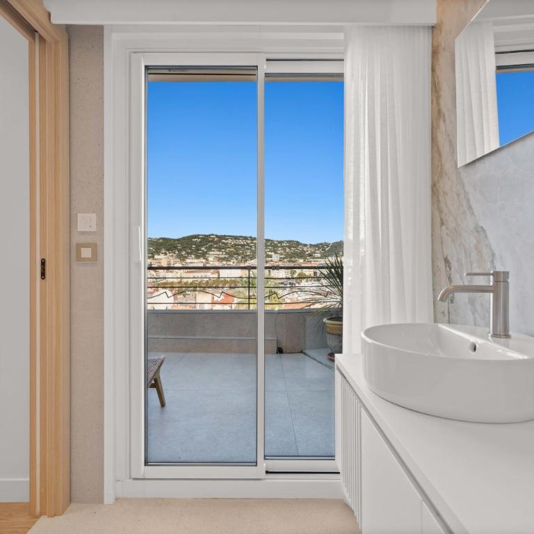 REF 2005 Cannes Center Appartment for rent - Appartement - 28