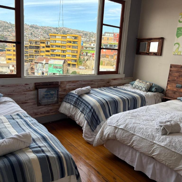 BBCasitaYellow-Hostal - Quadruple Room with Sea View - 6