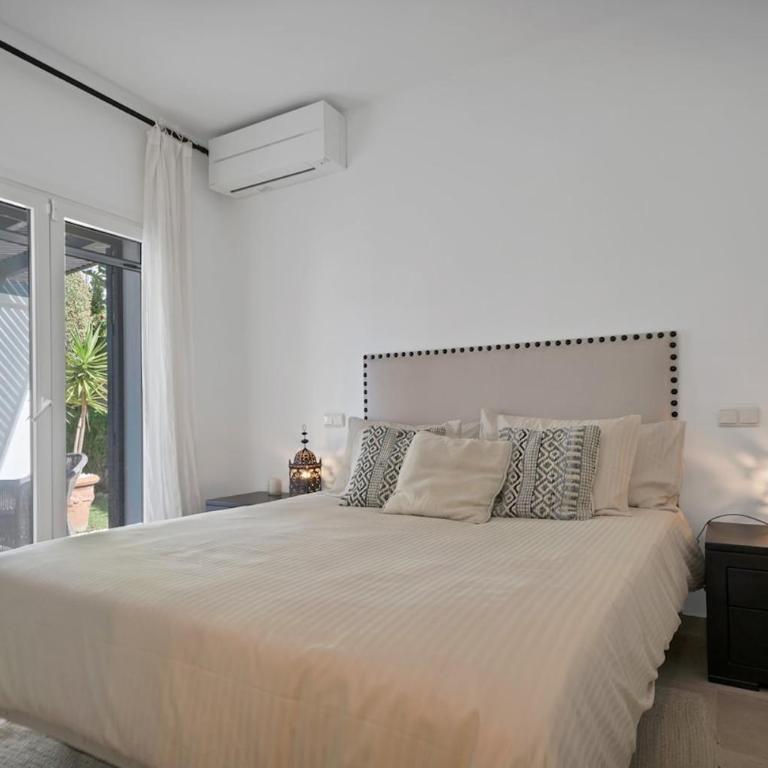 Peaceful Marbesa Home - Villa - 23