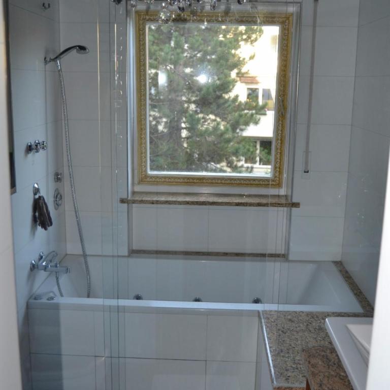 Oktoberfest 5min - Double Room with Shared Bathroom - 9