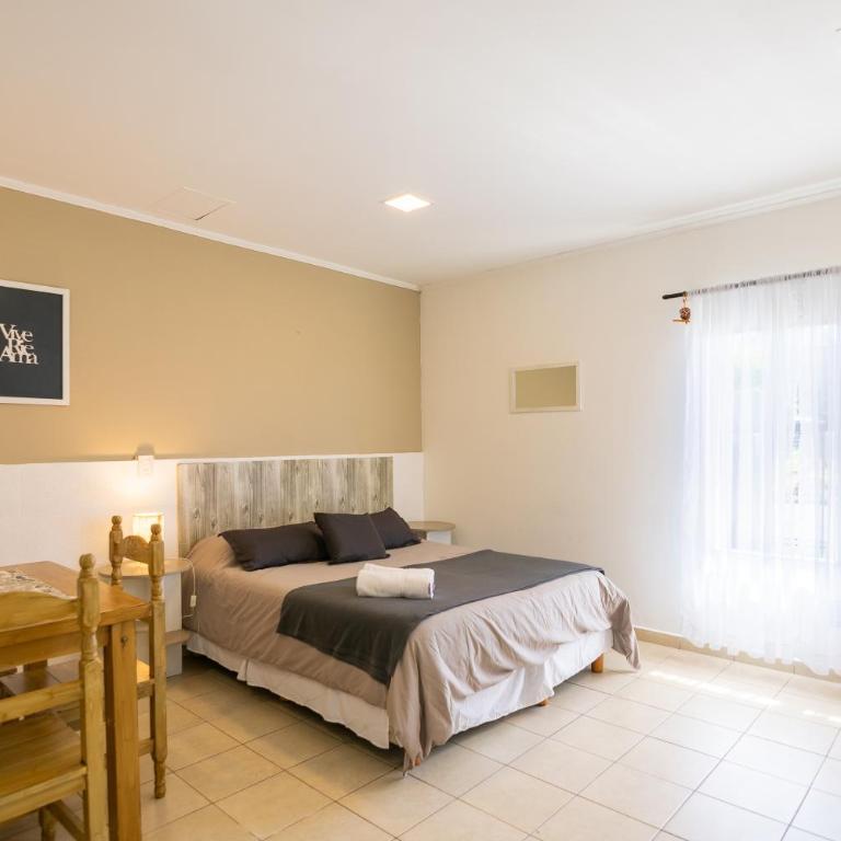 Monoambiente en LEIMA Alojamientos - A metros del Nahuel Huapi y centro - 1 o 2 Huéspedes - Estudio con 1 cama grande - 6