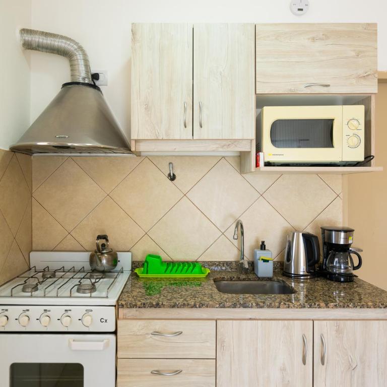 Monoambiente en LEIMA Alojamientos - A metros del Nahuel Huapi y centro - 1 o 2 Huéspedes - Estudio con 1 cama grande - 3