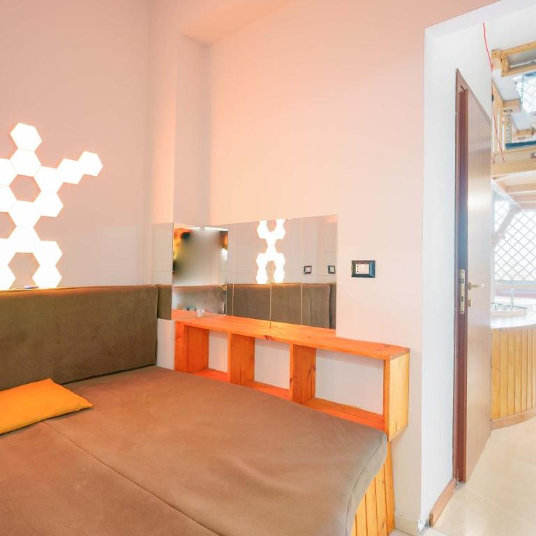 4Roomz - Suite Queen con Vasca Idromassaggio - 14