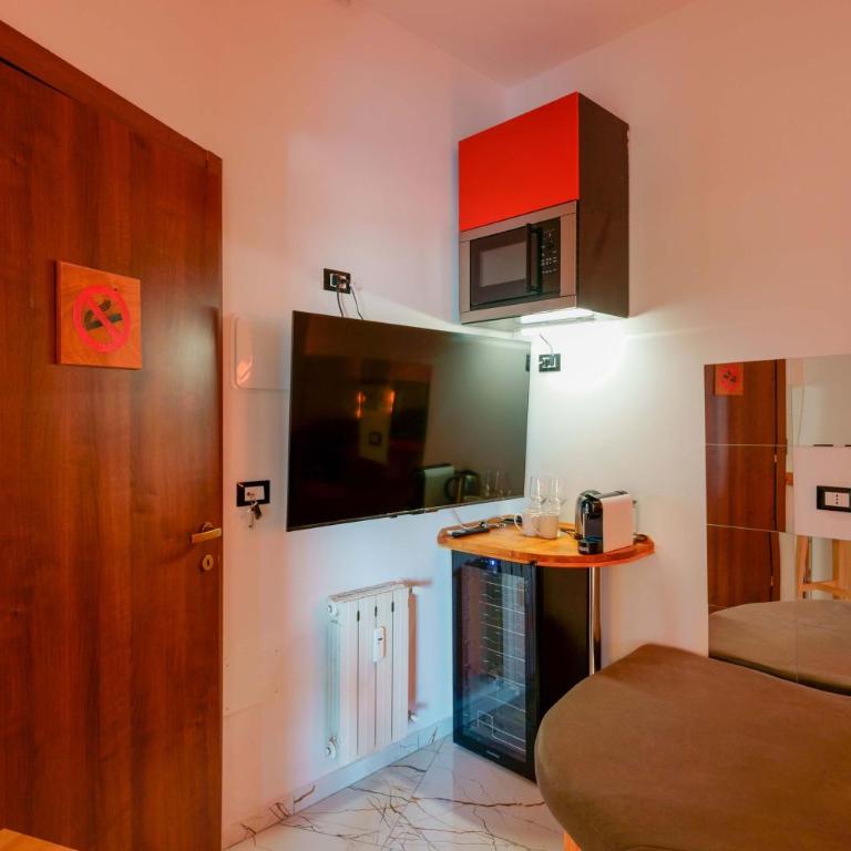 4Roomz - Suite Queen con Vasca Idromassaggio - 15