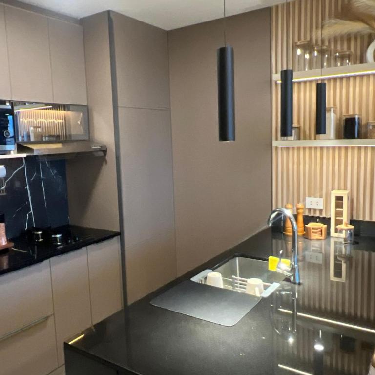 Modern One-bedroom Apartment - One-Bedroom Apartment - 13