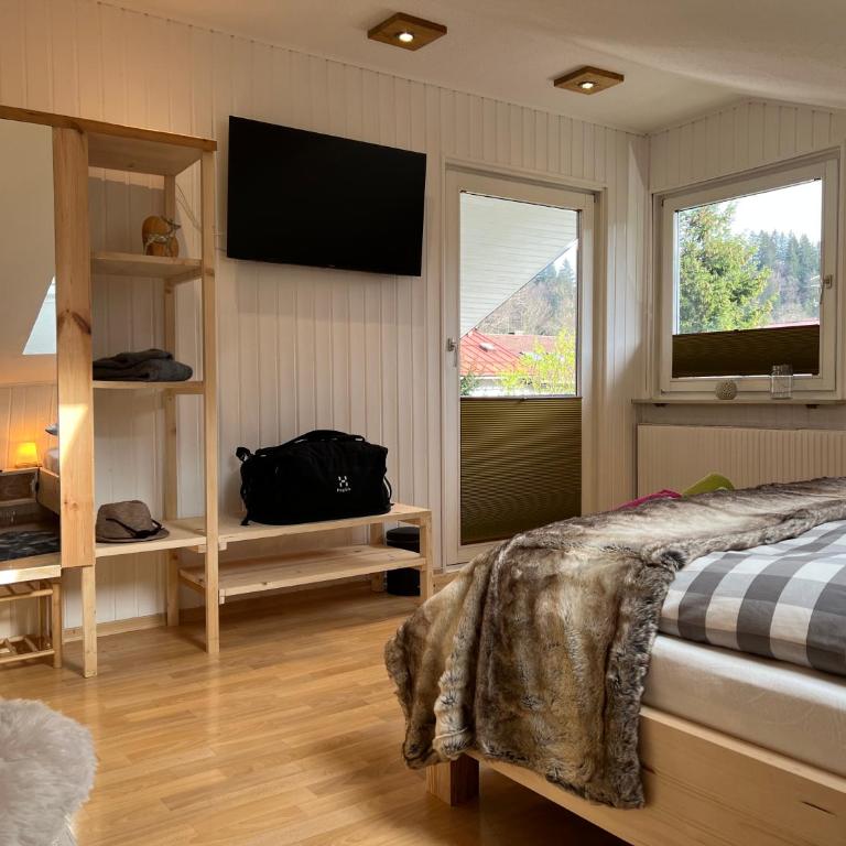 Leos Bergwelt - Doppelzimmer mit Gemeinschaftsbad - 11