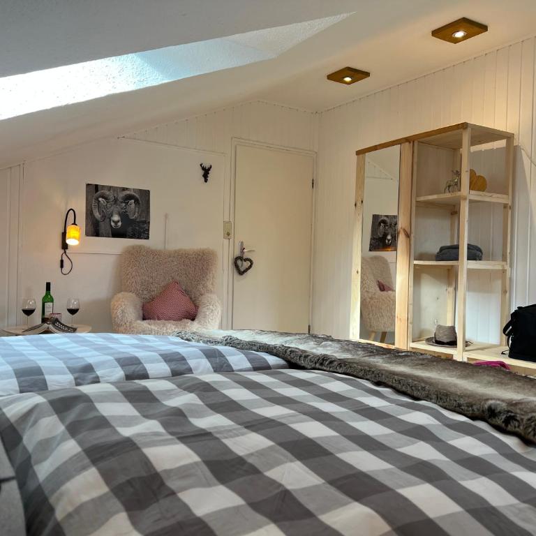 Leos Bergwelt - Doppelzimmer mit Gemeinschaftsbad - 13